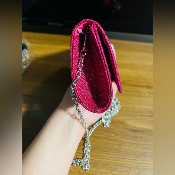 Elegant Pink Clutch with Silver Chain - Picture 2 of 7